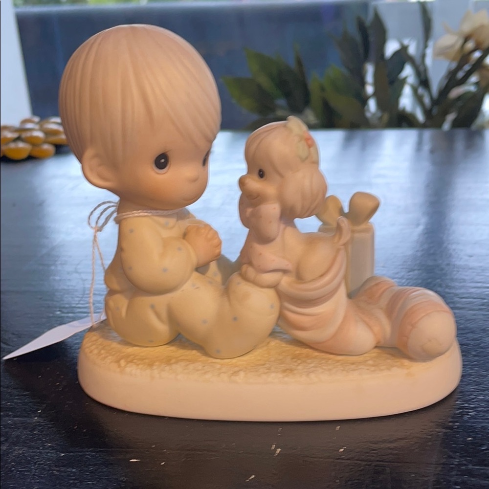 Precious Moments "The Greatest Gift is a Friend" 1987